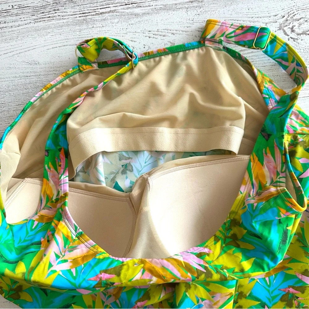 KIM GRAVEL X SWIMSUITS FOR ALL Scoop Neck Tankini Top in Caribbean Palms 24W